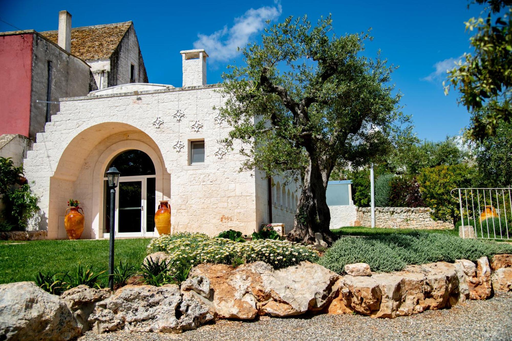 Trulli Arco Antico Villa โลโกโรตอนโด ภายนอก รูปภาพ