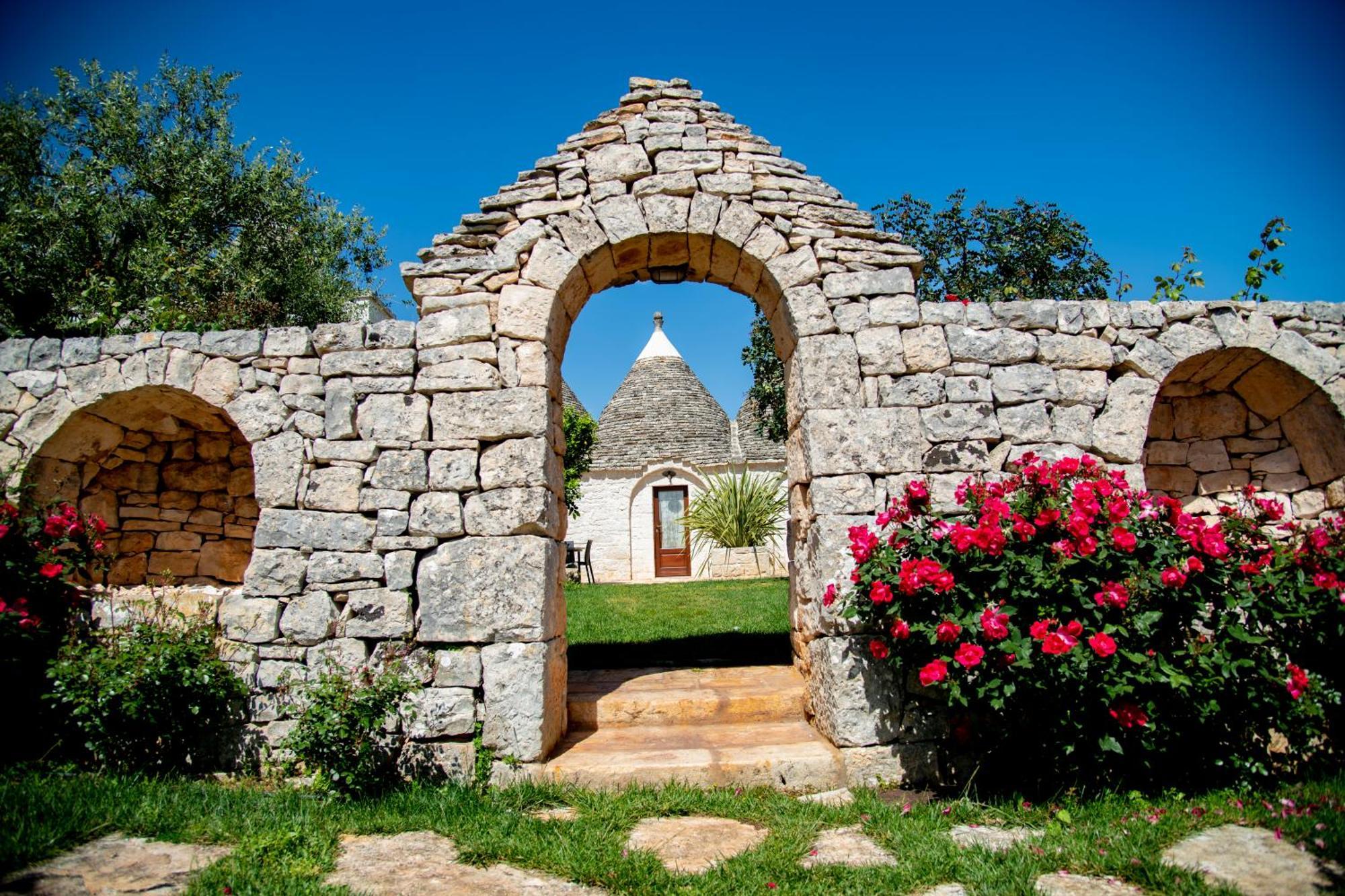 Trulli Arco Antico Villa โลโกโรตอนโด ภายนอก รูปภาพ