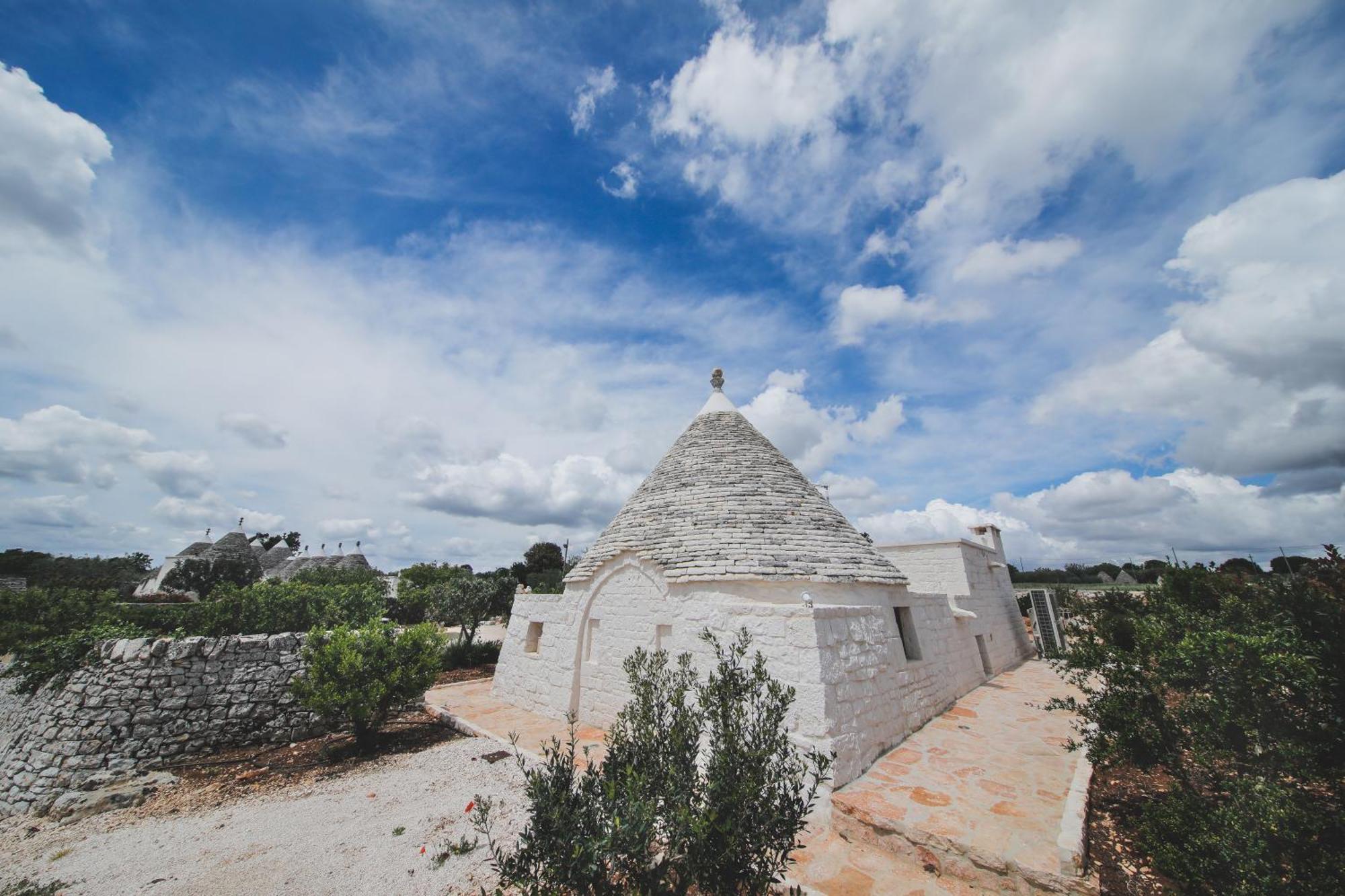 Trulli Arco Antico Villa โลโกโรตอนโด ภายนอก รูปภาพ
