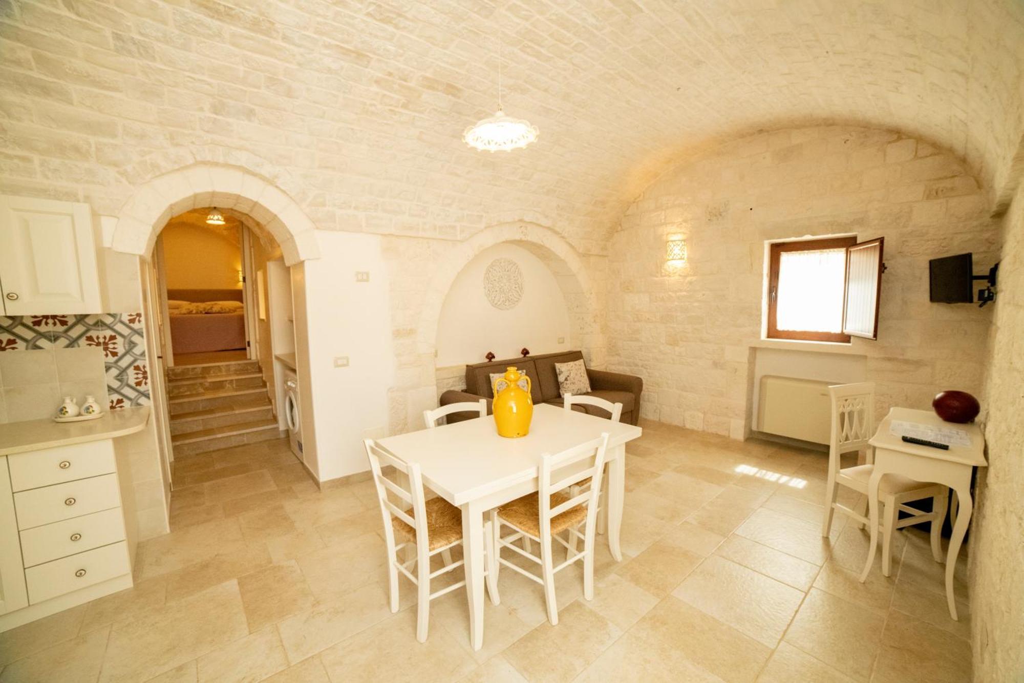 Trulli Arco Antico Villa โลโกโรตอนโด ภายนอก รูปภาพ