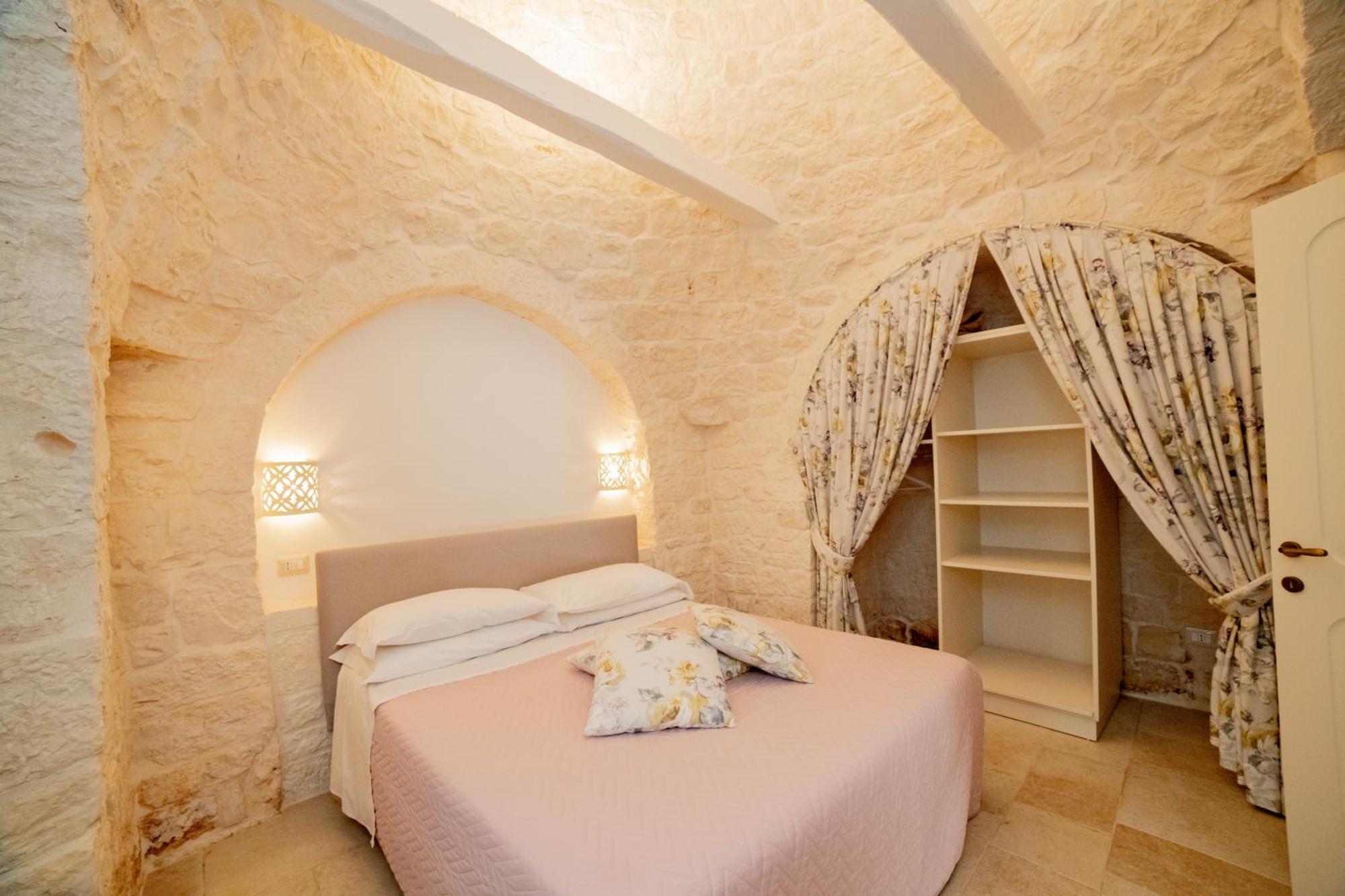 Trulli Arco Antico Villa โลโกโรตอนโด ภายนอก รูปภาพ
