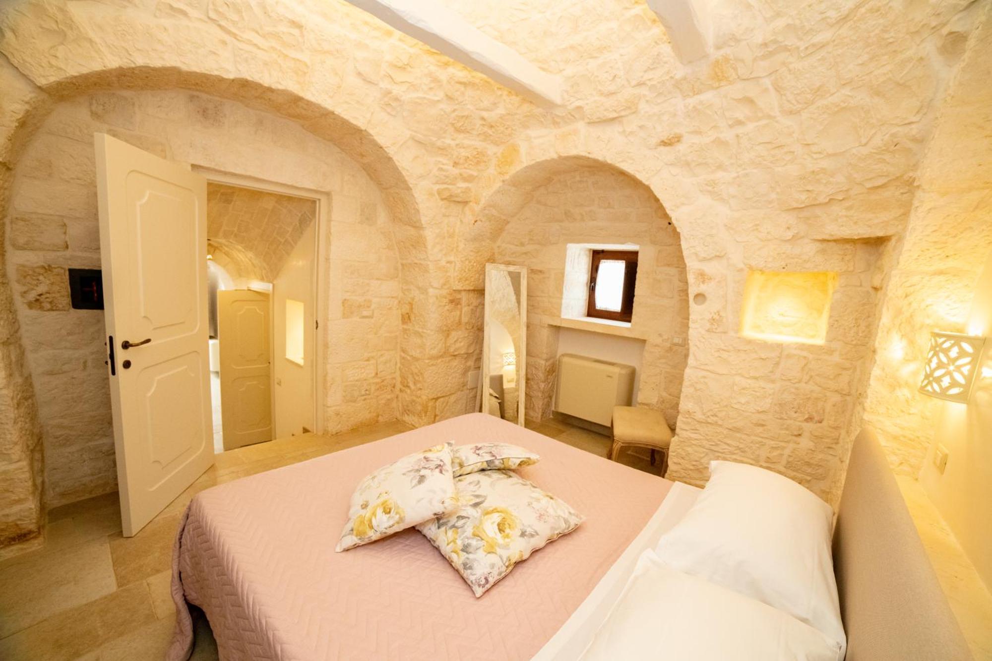 Trulli Arco Antico Villa โลโกโรตอนโด ภายนอก รูปภาพ