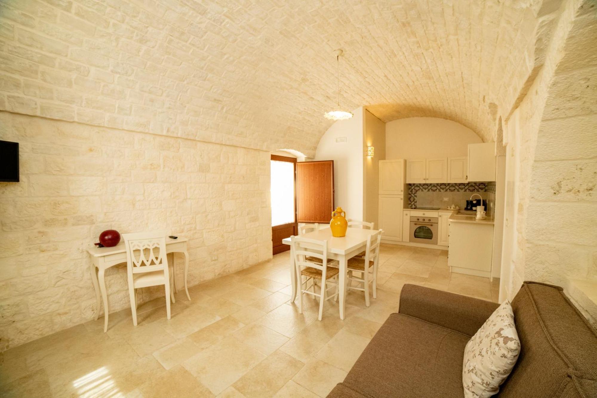Trulli Arco Antico Villa โลโกโรตอนโด ภายนอก รูปภาพ
