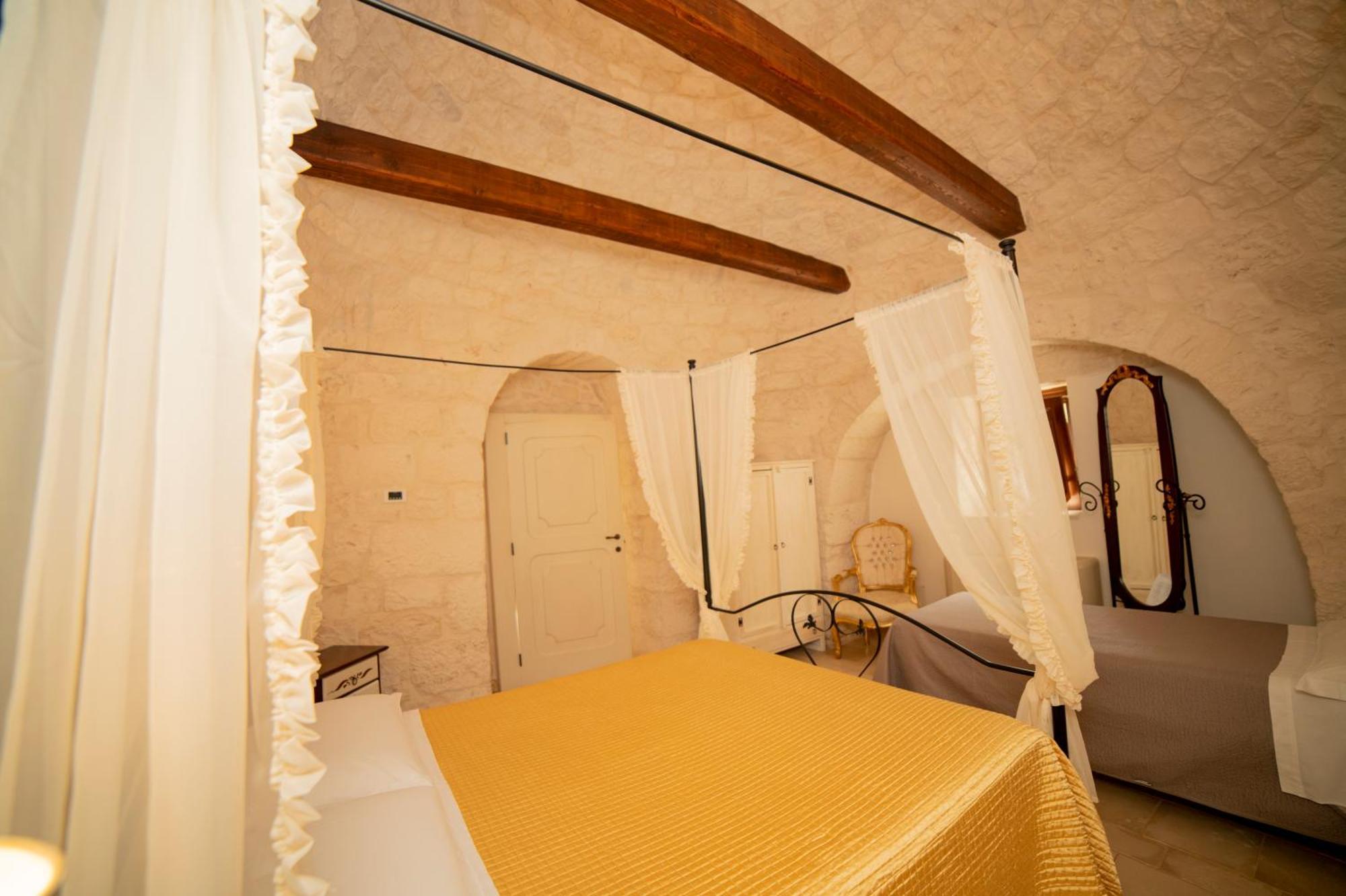 Trulli Arco Antico Villa โลโกโรตอนโด ภายนอก รูปภาพ